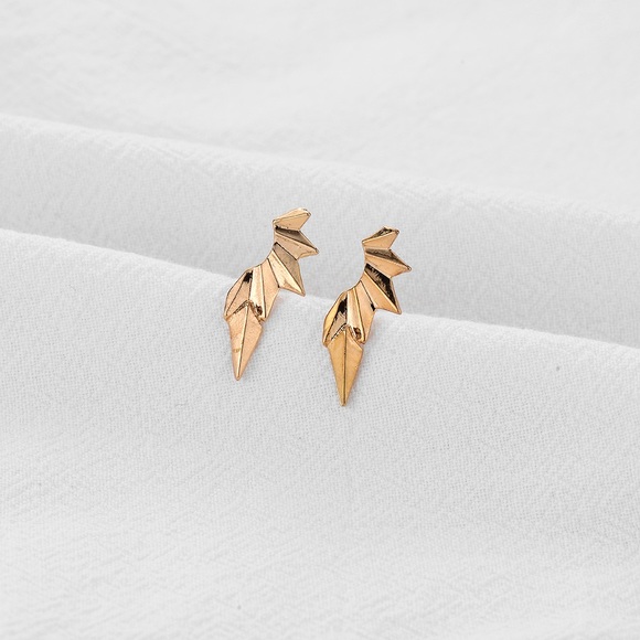 Absolutely stunning bohemian retro geometric wings shape gold stud earring - Picture 1 of 5